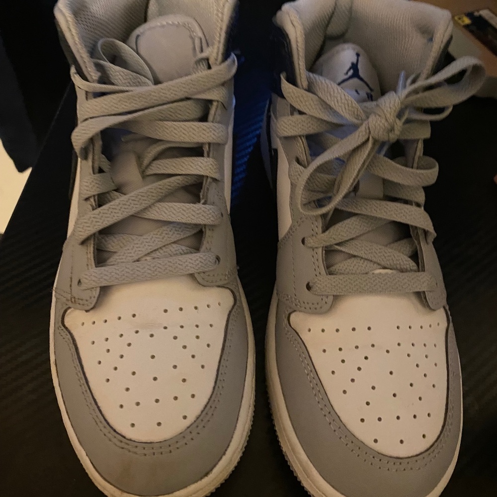 Boys gently worn shoes